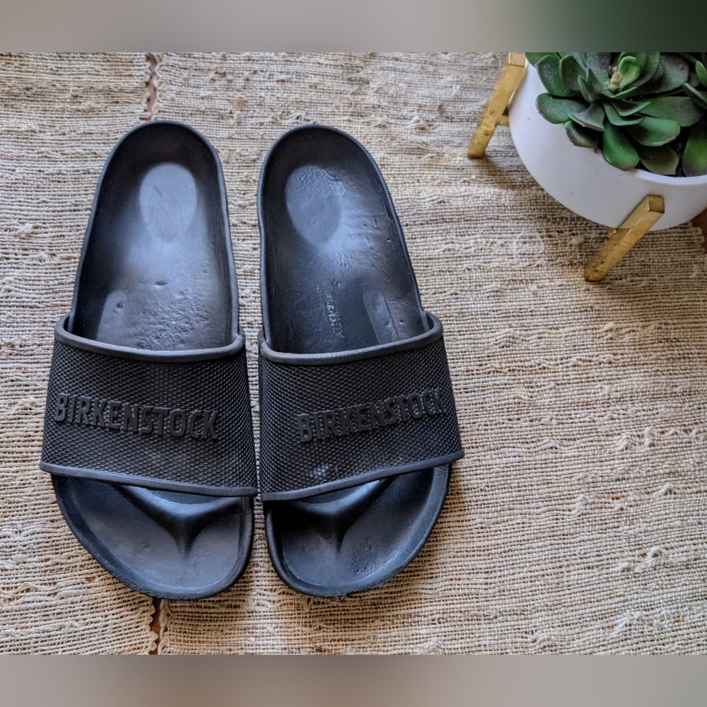 Birkenstock • Barbados EVA Slides Sandals in Black - Picture 1 of 5